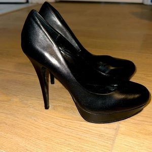 Kelsi Dagger black leather Platform Heels Y2K